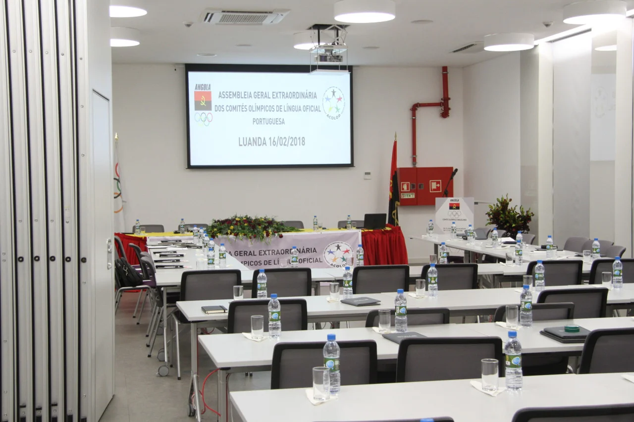 Assembleia Geral Extraordinária da ACOLOP em Luanda